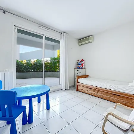 Grand Bleu Front De Magnifique 3 Pieces Garage Antibes